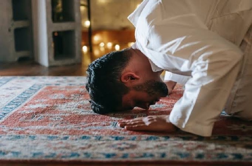 Maghrib Prayer - Embracing Spiritual Serenity at Sunset